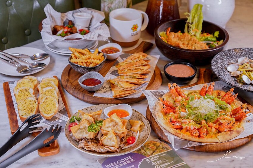 雛菊見 |台中萌到尖叫的森林系餐廳，必推4人套餐＋萌系布丁熊甜點套餐，讓人捨不得吃！當月壽星提前預訂還能客製化畫盤～ - 艾薇覓食趣