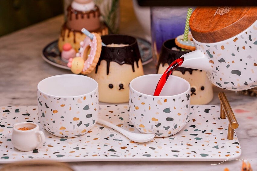 雛菊見 |台中萌到尖叫的森林系餐廳，必推4人套餐＋萌系布丁熊甜點套餐，讓人捨不得吃！當月壽星提前預訂還能客製化畫盤～ - 艾薇覓食趣