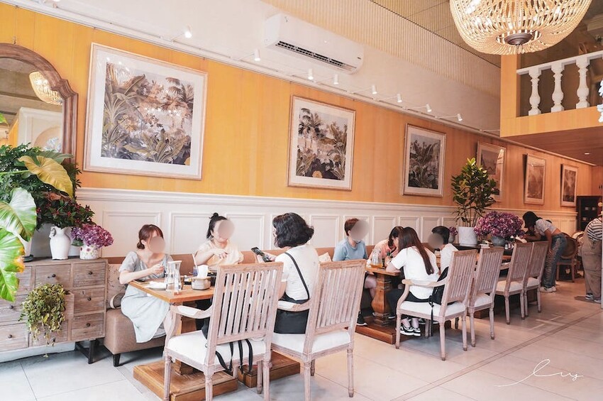 雛菊見 |台中萌到尖叫的森林系餐廳，必推4人套餐＋萌系布丁熊甜點套餐，讓人捨不得吃！當月壽星提前預訂還能客製化畫盤～ - 艾薇覓食趣