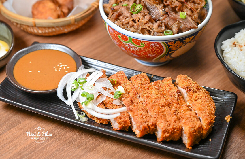 直火炙燒、肉量加倍，還有湯品、霜淇淋吃到飽，丼飯和豬排定食都好吃－妮妮布魯