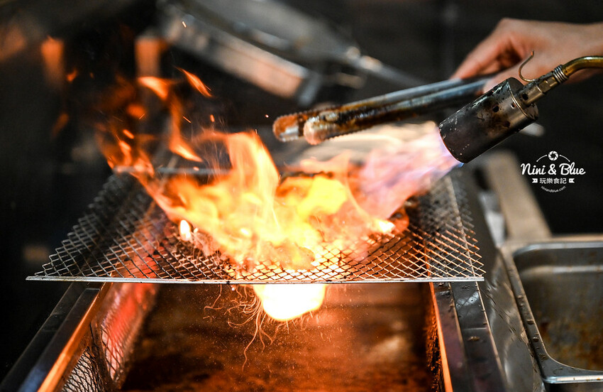 直火炙燒、肉量加倍，還有湯品、霜淇淋吃到飽，丼飯和豬排定食都好吃－妮妮布魯