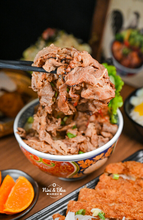 直火炙燒、肉量加倍，還有湯品、霜淇淋吃到飽，丼飯和豬排定食都好吃－妮妮布魯