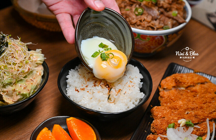 直火炙燒、肉量加倍，還有湯品、霜淇淋吃到飽，丼飯和豬排定食都好吃－妮妮布魯