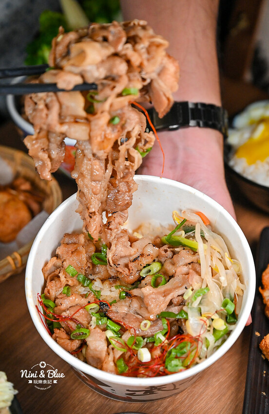直火炙燒、肉量加倍，還有湯品、霜淇淋吃到飽，丼飯和豬排定食都好吃－妮妮布魯