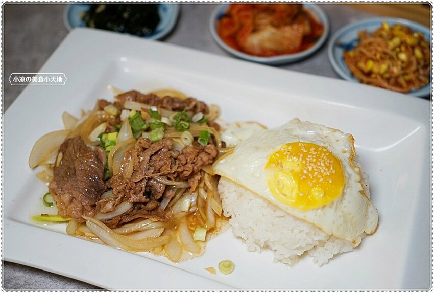 韓劇主角都在吃！台中少見韓式豬腳，道地韓風美味，便當只要$90還附湯飲料！(中場無休息)