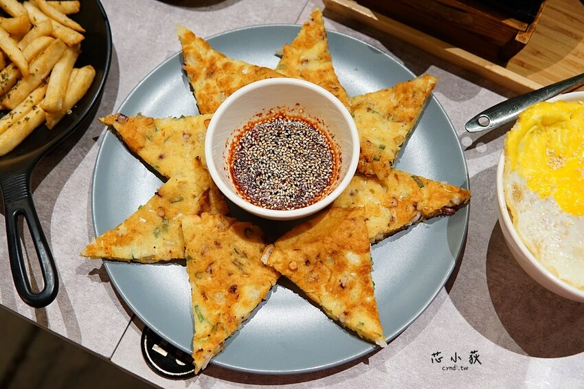 親水河畔韓式料理，韓國首爾帶回來的正宗道地韓式料理，平價韓式100元起，聖誕限定餐、韓式年味餐 - Cyndi loves享食天堂