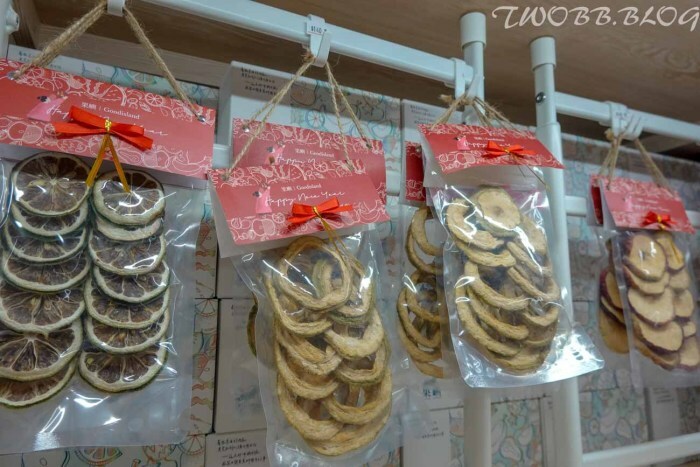 好物分享｜果嶼果乾水》單純無添加的果乾，外表不美麗的次級水果，經過用心處理，即能欣賞其中之美。 - 1個媽咪2個寶