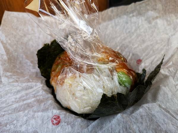 (台中/西區) 飯糰ㄜˋ打嗝，超可愛的美型飯糰品項雖不多，但好拍又好吃，靠近科博館、金典酒店 - COCO享天下(隆爸妤媽愛白白)