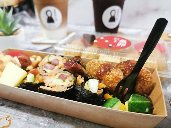 (台中/西區) 飯糰ㄜˋ打嗝，超可愛的美型飯糰品項雖不多，但好拍又好吃，靠近科博館、金典酒店 - COCO享天下(隆爸妤媽愛白白)