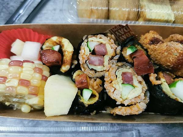 (台中/西區) 飯糰ㄜˋ打嗝，超可愛的美型飯糰品項雖不多，但好拍又好吃，靠近科博館、金典酒店 - COCO享天下(隆爸妤媽愛白白)