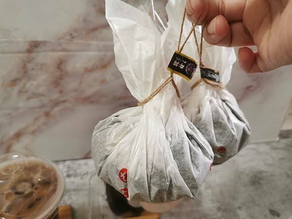 (台中/西區) 飯糰ㄜˋ打嗝，超可愛的美型飯糰品項雖不多，但好拍又好吃，靠近科博館、金典酒店 - COCO享天下(隆爸妤媽愛白白)