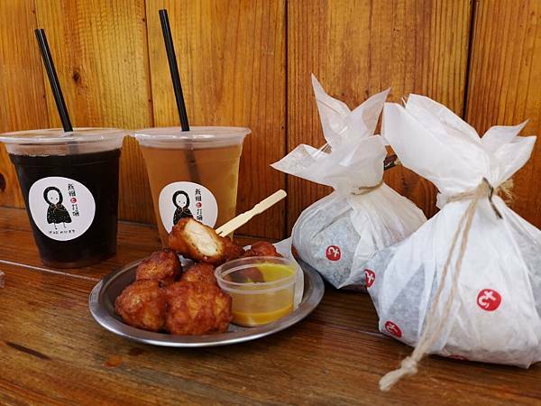 (台中/西區) 飯糰ㄜˋ打嗝，超可愛的美型飯糰品項雖不多，但好拍又好吃，靠近科博館、金典酒店 - COCO享天下(隆爸妤媽愛白白)