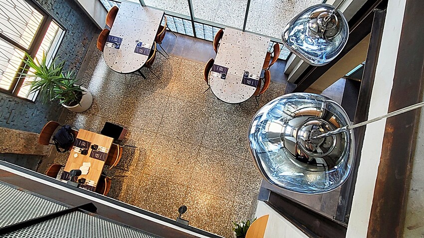 台中人氣老宅咖啡館，招牌法式舒芙蕾必點，還有早午餐、義大利麵、燉飯也很推！不限時、無服務費更優～