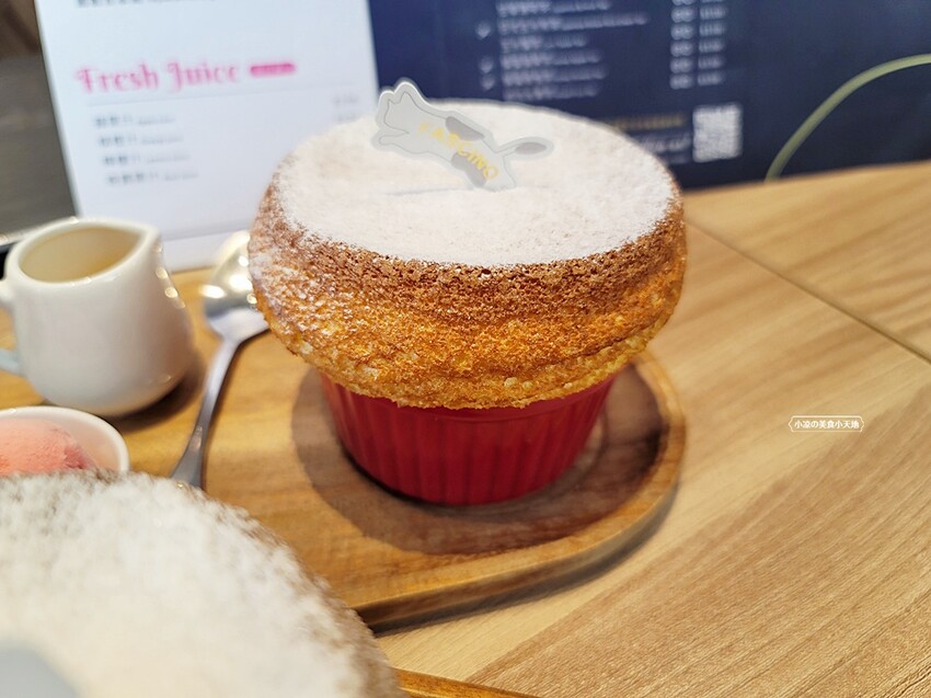 台中人氣老宅咖啡館，招牌法式舒芙蕾必點，還有早午餐、義大利麵、燉飯也很推！不限時、無服務費更優～