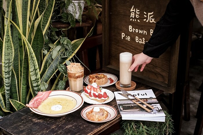 台中人氣老宅咖啡館，招牌法式舒芙蕾必點，還有早午餐、義大利麵、燉飯也很推！不限時、無服務費更優～