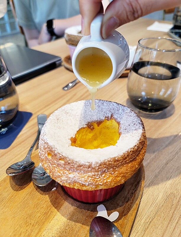 台中人氣老宅咖啡館，招牌法式舒芙蕾必點，還有早午餐、義大利麵、燉飯也很推！不限時、無服務費更優～