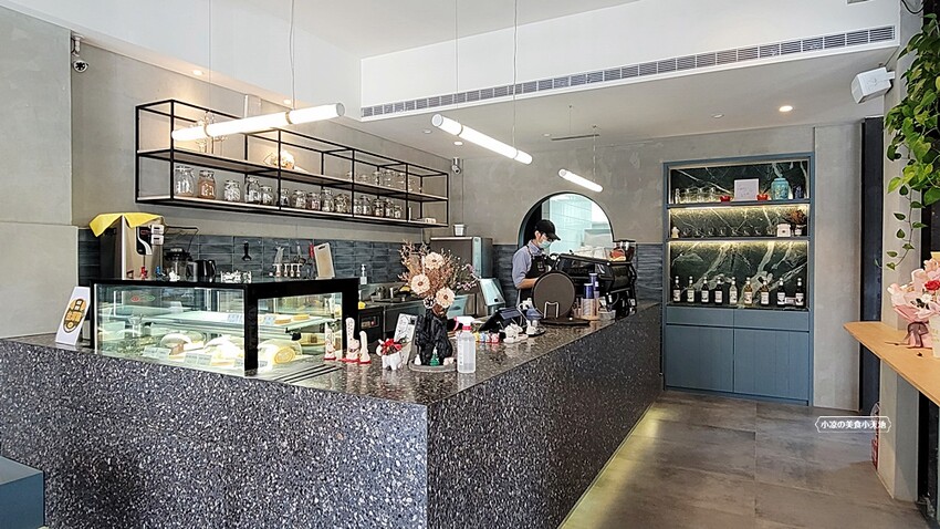 台中人氣老宅咖啡館，招牌法式舒芙蕾必點，還有早午餐、義大利麵、燉飯也很推！不限時、無服務費更優～