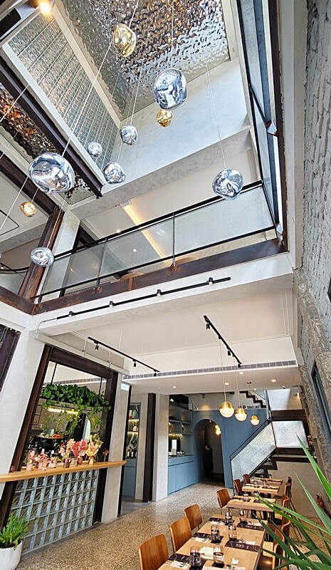 台中人氣老宅咖啡館，招牌法式舒芙蕾必點，還有早午餐、義大利麵、燉飯也很推！不限時、無服務費更優～