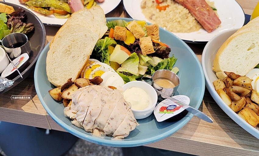 台中人氣老宅咖啡館，招牌法式舒芙蕾必點，還有早午餐、義大利麵、燉飯也很推！不限時、無服務費更優～