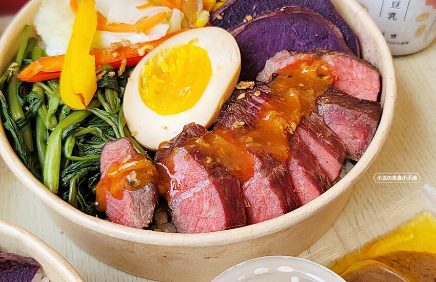 眾愛輕享食餐盒專賣｜淋醬創意餐盒，少鹽少油低卡飲食也能吃得很澎湃，超推霜花牛板腱、北海道鮭魚，美味健康兼具的健康餐盒專賣。