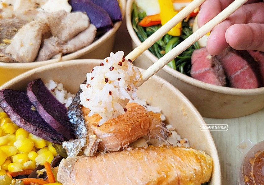 眾愛輕享食餐盒專賣｜淋醬創意餐盒，少鹽少油低卡飲食也能吃得很澎湃，超推霜花牛板腱、北海道鮭魚，美味健康兼具的健康餐盒專賣。