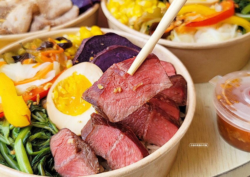 眾愛輕享食餐盒專賣｜淋醬創意餐盒，少鹽少油低卡飲食也能吃得很澎湃，超推霜花牛板腱、北海道鮭魚，美味健康兼具的健康餐盒專賣。