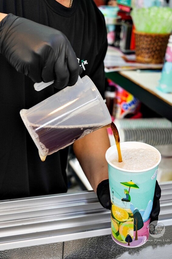 台中市太平區台中太平|國王的茶太平大興店-開幕慶買一送一超優惠,國王杯大容量消暑解渴靠這杯