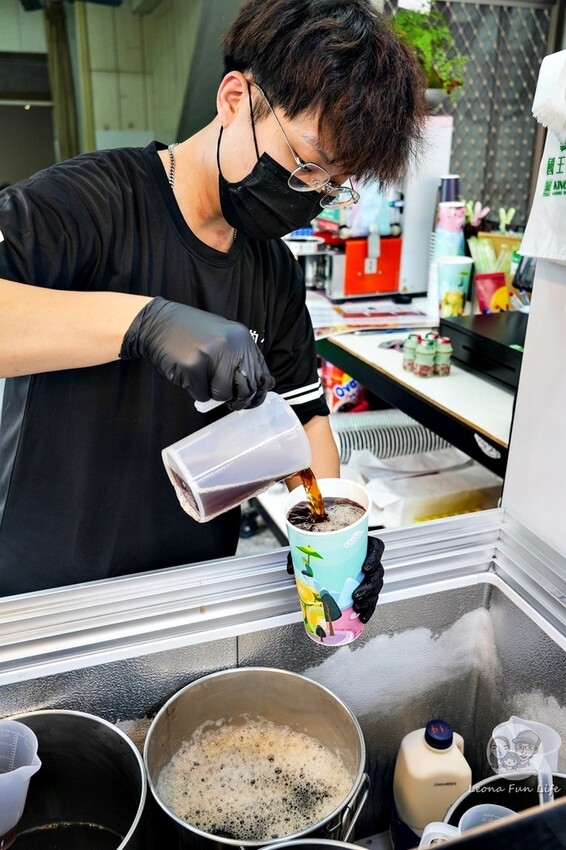 台中市太平區台中太平|國王的茶太平大興店-開幕慶買一送一超優惠,國王杯大容量消暑解渴靠這杯