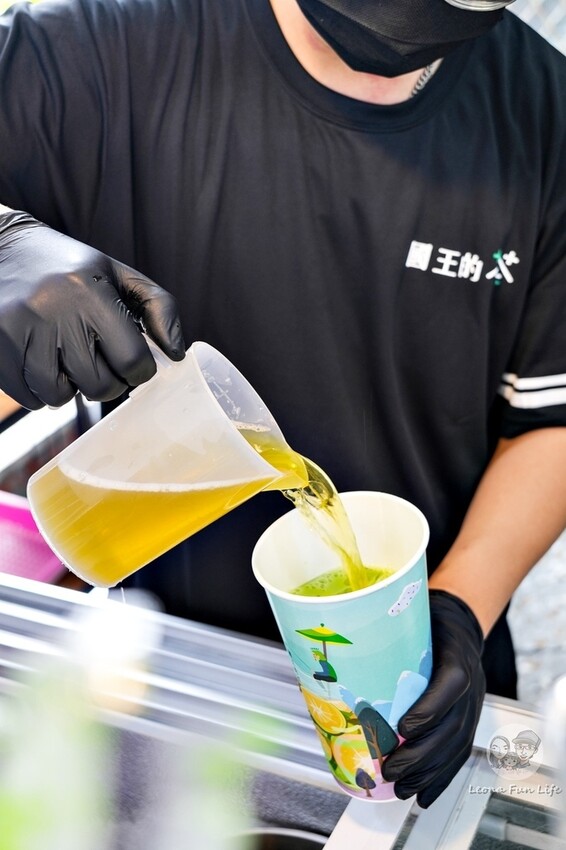 台中市太平區台中太平|國王的茶太平大興店-開幕慶買一送一超優惠,國王杯大容量消暑解渴靠這杯