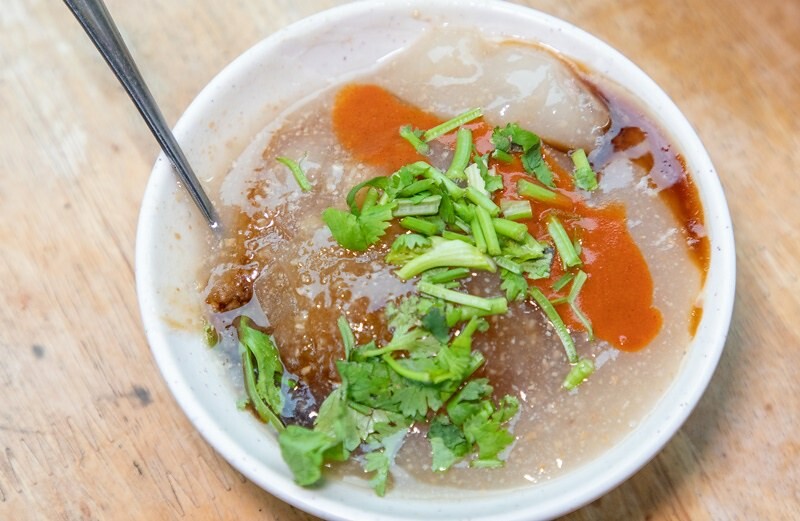 【板橋區美食里-埔墘的味道之十一】馬路慶肉圓麵線.四十年三輪車老攤.萬華.板橋人記憶中叫沿街叫賣的麵線肉