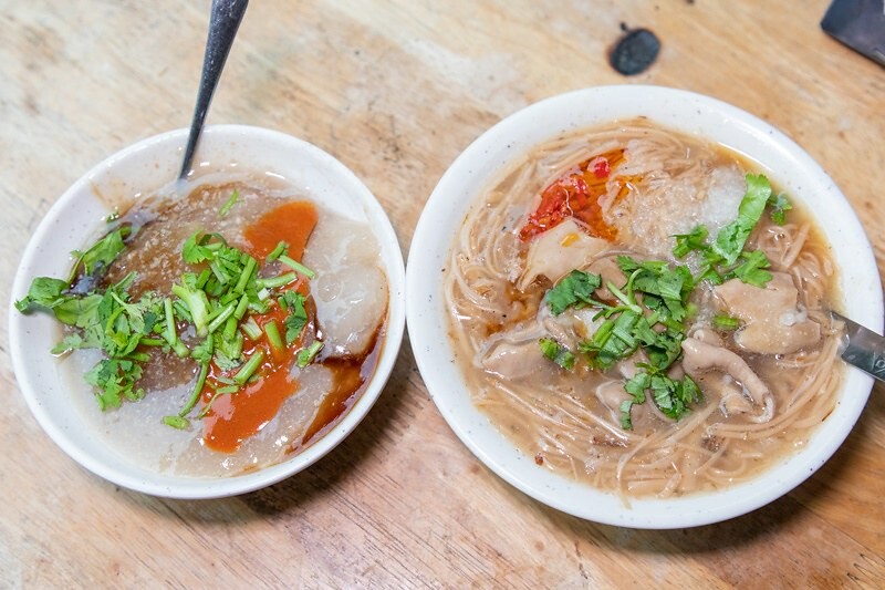 【板橋區美食里-埔墘的味道之十一】馬路慶肉圓麵線.四十年三輪車老攤.萬華.板橋人記憶中叫沿街叫賣的麵線肉