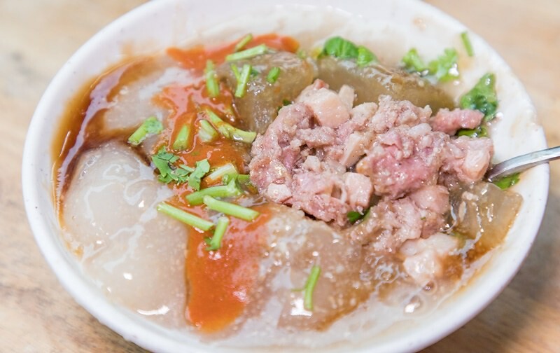 【板橋區美食里-埔墘的味道之十一】馬路慶肉圓麵線.四十年三輪車老攤.萬華.板橋人記憶中叫沿街叫賣的麵線肉