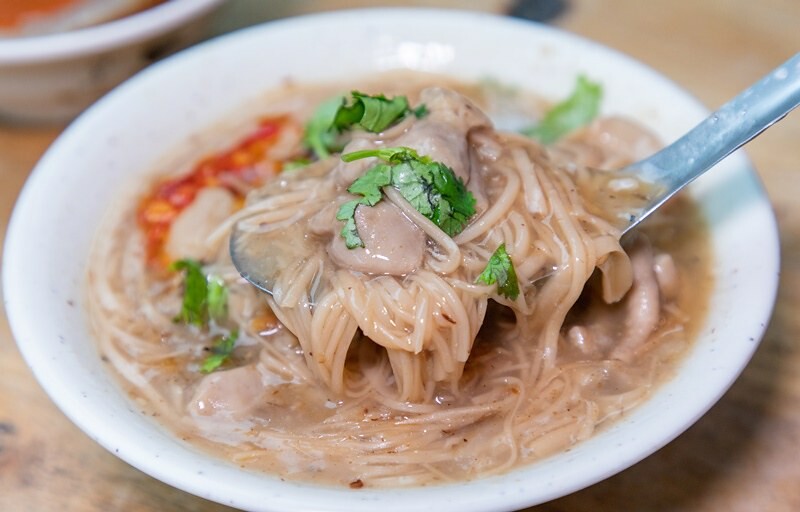 【板橋區美食里-埔墘的味道之十一】馬路慶肉圓麵線.四十年三輪車老攤.萬華.板橋人記憶中叫沿街叫賣的麵線肉