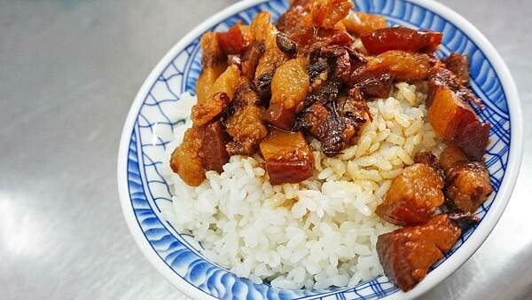 【板橋美食】馬路慶肉圓麵線-低調不顯眼卻有名店級實力的肉圓店