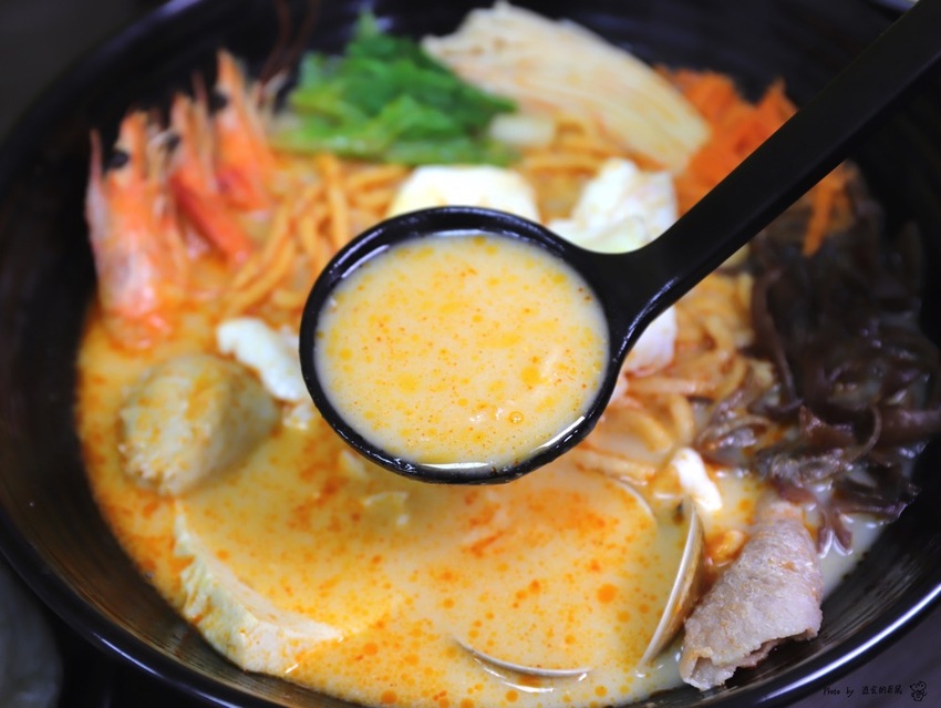 五分鐘找餐台南民生店：讓你從早吃到晚的經典早餐/包著整顆皮蛋的黑金飯糰.神奇滋味挖尬意/料多味美的澎湃鍋燒意麵.早餐晚餐都吃的到/台南必吃早餐推薦/uber eats.food panda外送合作店家