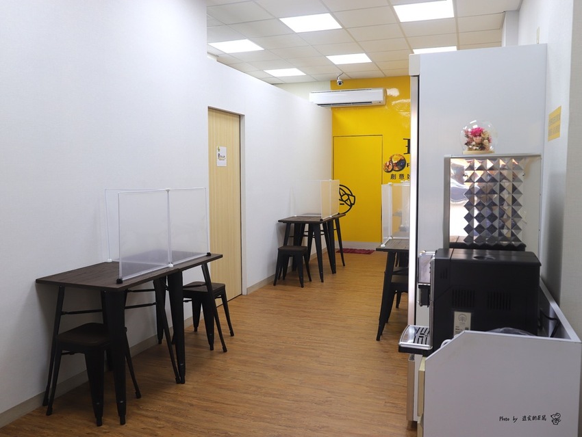 五分鐘找餐台南民生店：讓你從早吃到晚的經典早餐/包著整顆皮蛋的黑金飯糰.神奇滋味挖尬意/料多味美的澎湃鍋燒意麵.早餐晚餐都吃的到/台南必吃早餐推薦/uber eats.food panda外送合作店家