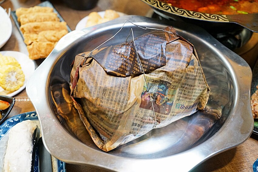 台中少見酸菜白肉、麻辣鴛鴦鍋結合現炒家常菜、北方點心,還有隱藏版土窯雞,菜色多,任君選擇,聊天聚餐好所在!!