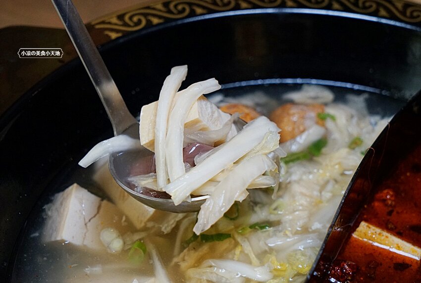 台中少見酸菜白肉、麻辣鴛鴦鍋結合現炒家常菜、北方點心,還有隱藏版土窯雞,菜色多,任君選擇,聊天聚餐好所在!!