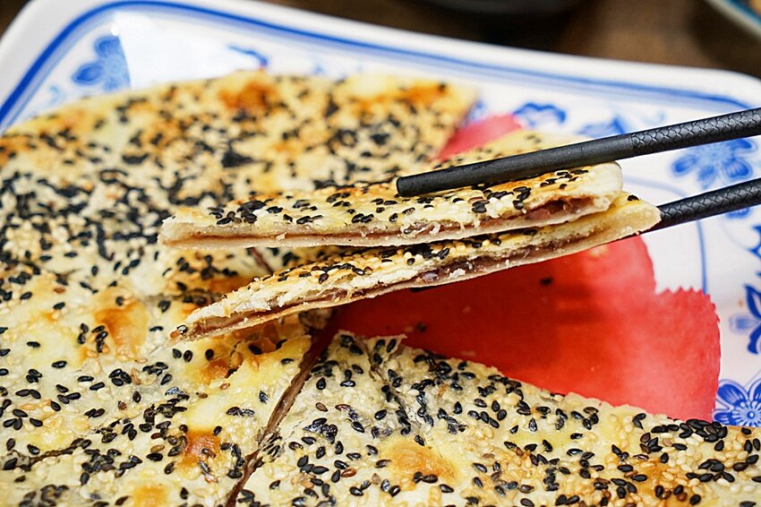 台中少見酸菜白肉、麻辣鴛鴦鍋結合現炒家常菜、北方點心,還有隱藏版土窯雞,菜色多,任君選擇,聊天聚餐好所在!!