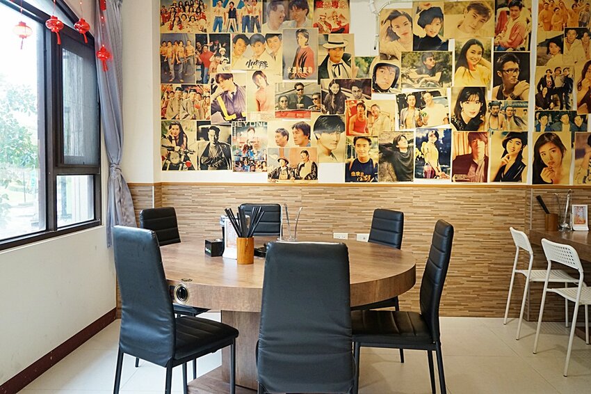 台中少見酸菜白肉、麻辣鴛鴦鍋結合現炒家常菜、北方點心,還有隱藏版土窯雞,菜色多,任君選擇,聊天聚餐好所在!!