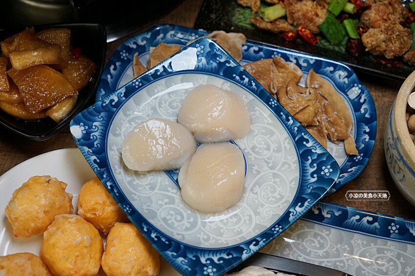 台中少見酸菜白肉、麻辣鴛鴦鍋結合現炒家常菜、北方點心,還有隱藏版土窯雞,菜色多,任君選擇,聊天聚餐好所在!!