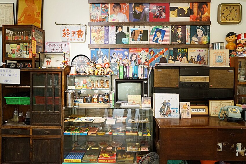 台中少見酸菜白肉、麻辣鴛鴦鍋結合現炒家常菜、北方點心,還有隱藏版土窯雞,菜色多,任君選擇,聊天聚餐好所在!!