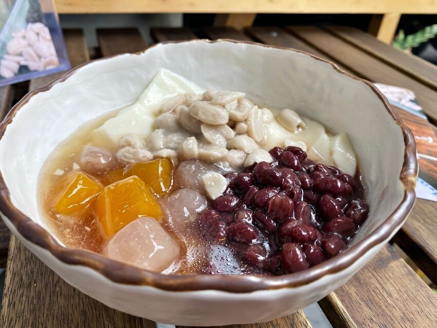 [台中西區]范力人豆花剉冰｜手工熬製黑糖漿｜純手工豆花｜每日限量｜特製糖水甜而不膩還帶冬瓜清香｜防疫外帶甜品｜內附菜單