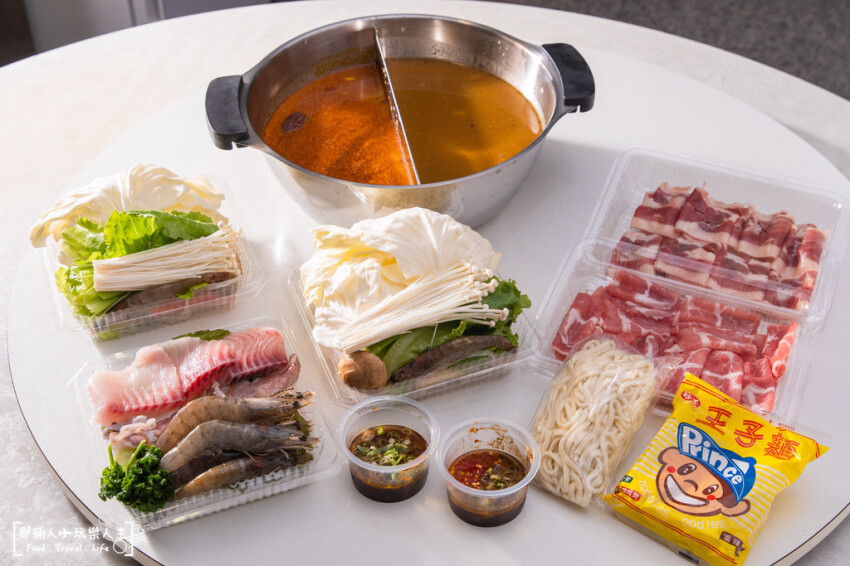湯馥招牌石頭火鍋-彰化店｜外帶火鍋也能超澎湃，生猛海鮮滿到快溢出來～