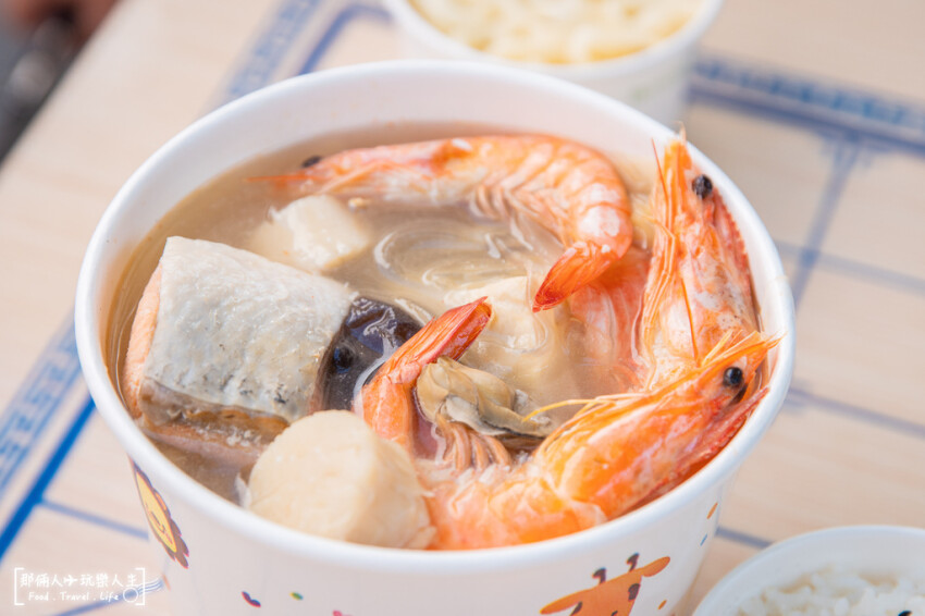 湯馥招牌石頭火鍋-彰化店｜外帶火鍋也能超澎湃，生猛海鮮滿到快溢出來～