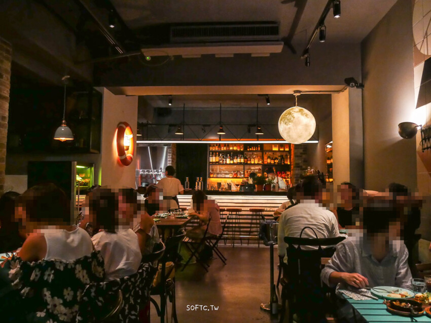 國父紀念館餐酒館》Outing Café & Bar●以為來到小人國的迷你餐量餐酒館 一輪明月陪你喝酒吃晚餐