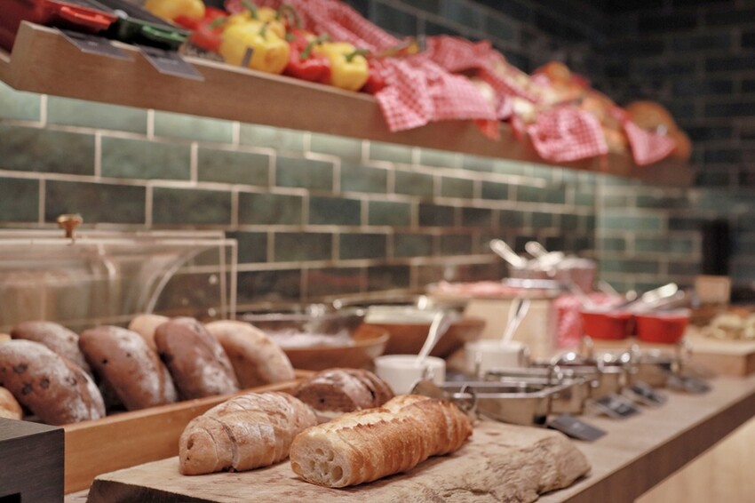 台南住宿/捷絲旅台南十鼓館，一泊二食住宿分享，再享絕美露天泳池，放空渡假來這！