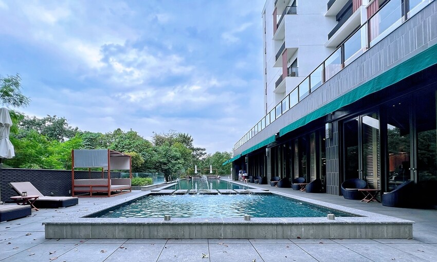 台南住宿/捷絲旅台南十鼓館，一泊二食住宿分享，再享絕美露天泳池，放空渡假來這！