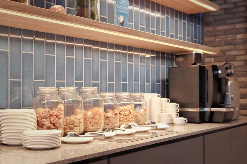 台南住宿/捷絲旅台南十鼓館，一泊二食住宿分享，再享絕美露天泳池，放空渡假來這！