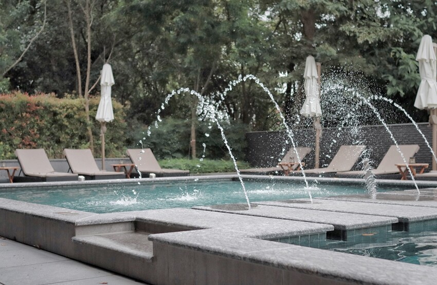 台南住宿/捷絲旅台南十鼓館，一泊二食住宿分享，再享絕美露天泳池，放空渡假來這！